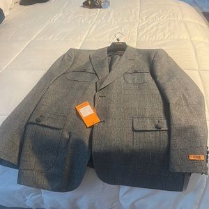 Steven Land Suit 46R